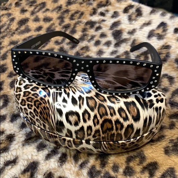 Steve Madden Accessories - ⬇️ Steve Madden Rhinestone Sun Glasses